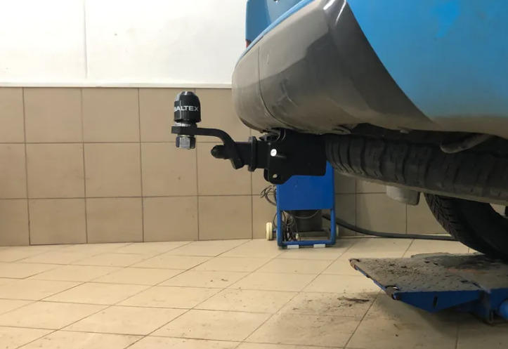 Фаркоп TowRus для Toyota Land Cruiser 200 (Mk.XI) 2007-2021/ Lexus LX (Mk. II, Mk.III) 2007-2022 шар Е (система антистук) фото 3