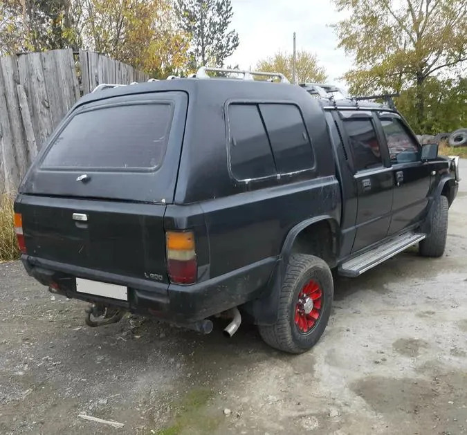 Дефлекторы Cobra Tuning для окон Mitsubishi L200 1986-1996 фото 3