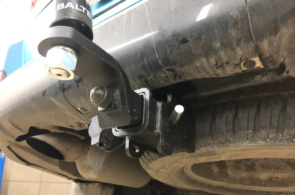 Фаркоп TowRus для Toyota Land Cruiser 200 (Mk.XI) 2007-2021/ Lexus LX (Mk. II, Mk.III) 2007-2022 шар Е (система антистук) фото 9