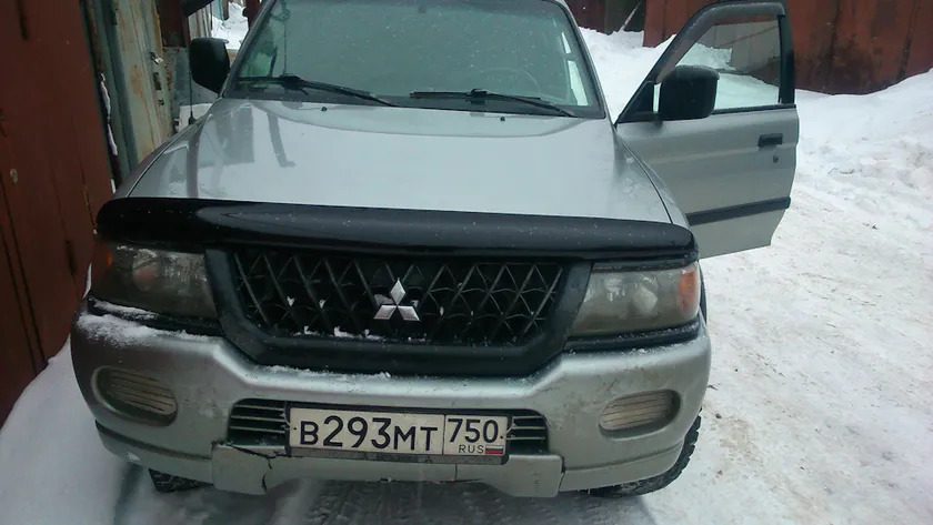 Дефлектор SIM для капота Mitsubishi Pajero Sport I 2000-2007 фото 3