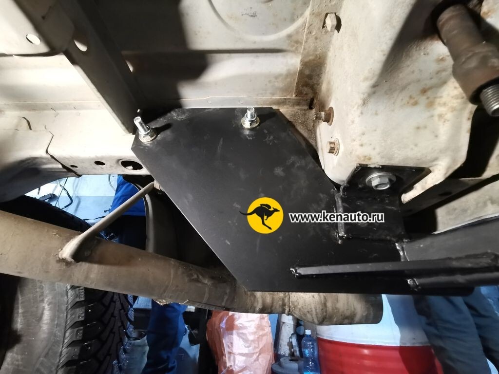 Фаркоп Halty для Mitsubishi Delica 4 1994-2007 (кроме PF8W super exceed crystal lite roof long) шар Е фото 5