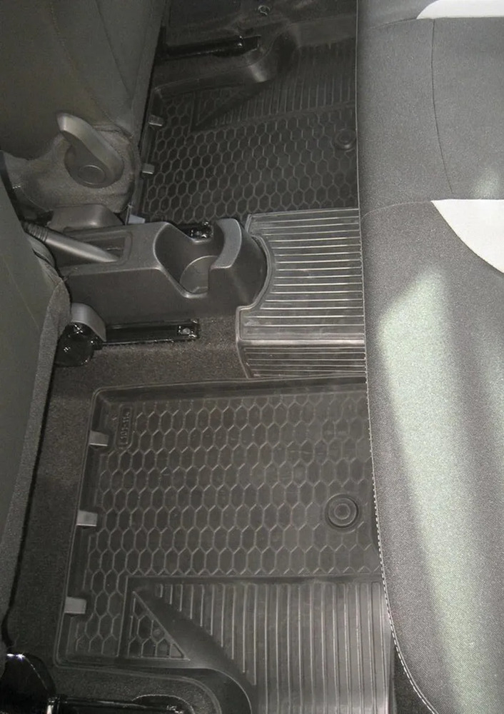 Комплект ковриков Rival для салона и багажника Lada Xray хэтчбек, Cross хэтчбек (с вещевым ящиком в салоне, без полки в багажнике, с пластиковой накладкой в проеме багажника) 2015-2022 фото 3