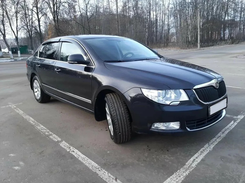 Дефлекторы Cobra Tuning с хромированным молдингом для окон Skoda Superb II 2008-2013