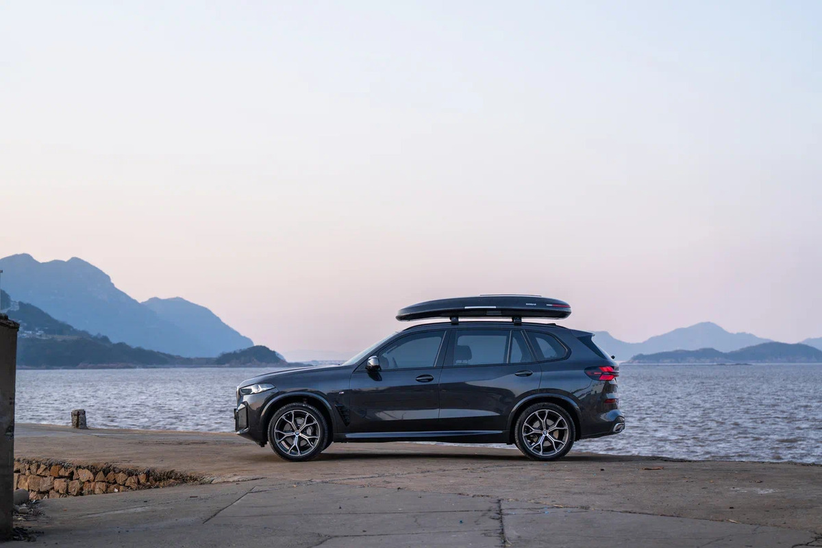 Бокс на крышу Enroad Nomadix Pro XL Slim 400 черный глянцевый фото 13