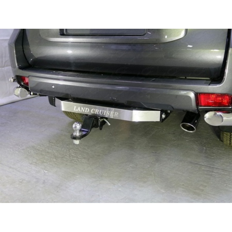 Быстросъёмный фаркоп  ТСС для Toyota Land Cruiser Prado 150 (Mk.IV) Black Onyx 2020-2023 с накладкой из нержавеющей стали с надписью Land Cruiser Шар Е фото 2