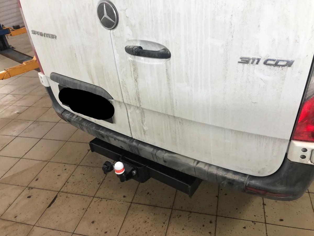 Фаркоп Трейлер для Mercedes Sprinter фургон 2006- без ступеньки  / Volkswagen Crafter фургон 2006-2017 (без ступеньки) Шар F фото 5
