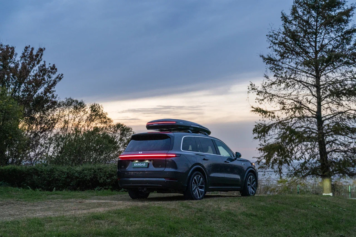 Автобокс Enroad Nomadix Pro Roof Box (XXL-Slim-450-E-black) фото 2