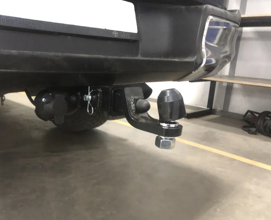 Фаркоп TowRus для Toyota Hilux AN120 (Mk.VIII) 2015- шар Е (система антистук) фото 4