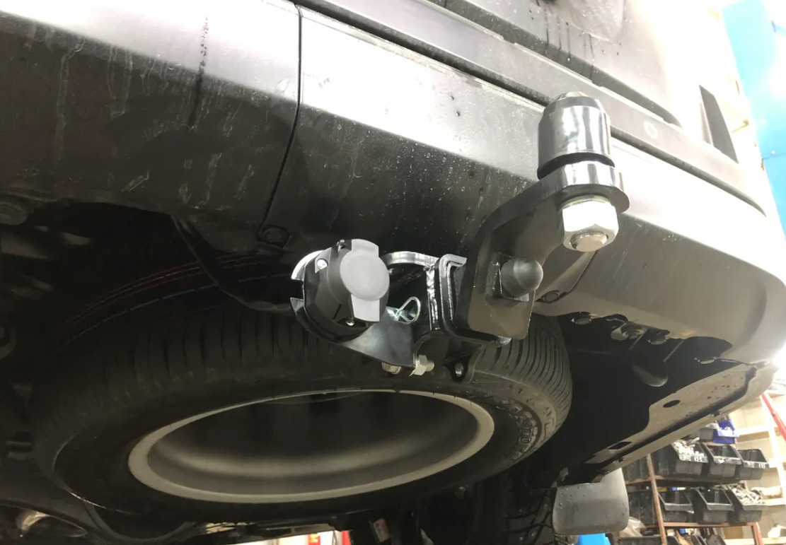 Фаркоп TowRus для Toyota Land Cruiser 300 (Mk.XII) 2021-/ Lexus LX J300 (Mk.IV) 2022-  шар E (система антистук) фото 7