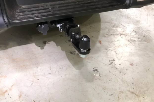 Фаркоп TowRus для Toyota Hilux AN120 (Mk.VIII) 2015- шар Е (система антистук) фото 2