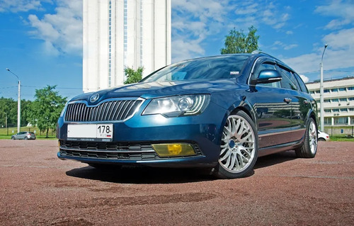 Дефлекторы V-Star для окон (с хром. молдингом) Skoda Superb II универсал 2008-2015