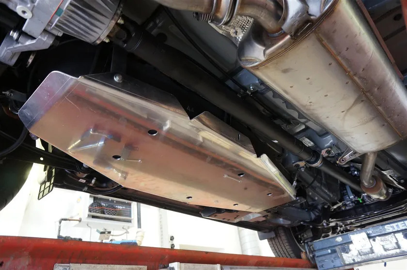 Защита алюминиевая АВС-Дизайн для топливного бака Toyota RAV4 IV 2013-2019 фото 4
