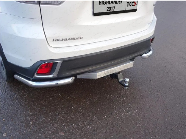 Фаркоп оцинкованный ТСС с накладкой с надписью Highlander для Toyota Highlander XU50 (Mk.III) 2014-2020  шар Е фото 2