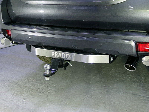 Фаркоп оцинкованный ТСС с накладкой с надписью Prado для Toyota Land Cruiser Prado 150 (Mk.IV) 2009-2023 нерж. шар Е фото 3