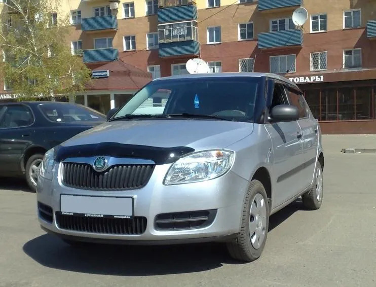 Дефлектор SIM для капота Skoda Fabia II 2007-2010