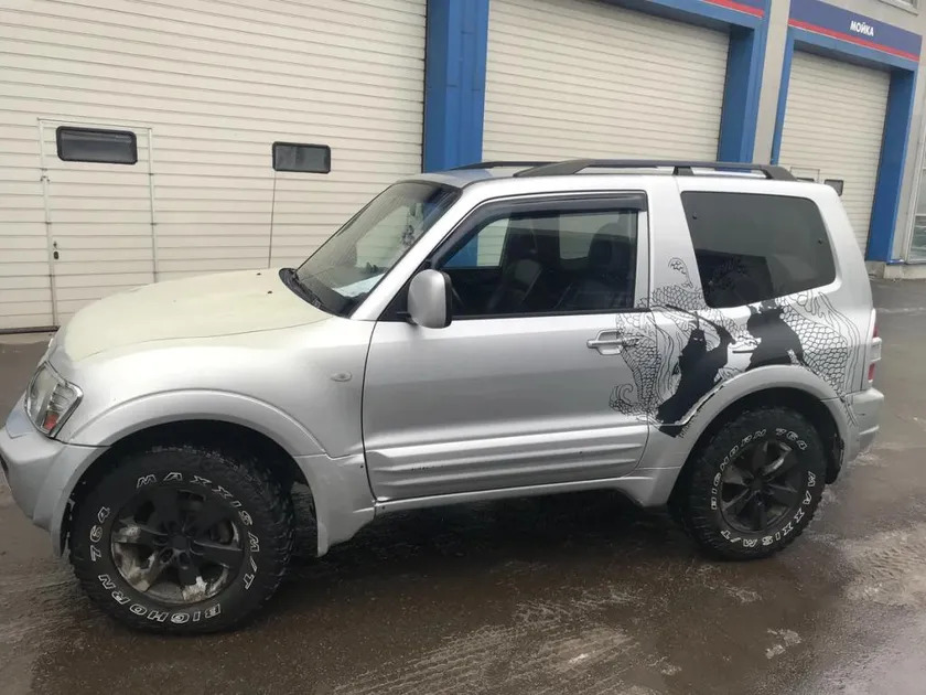 Дефлекторы Cobra Tuning для окон Mitsubishi Pajero III 3-дв. 2000-2006 фото 3