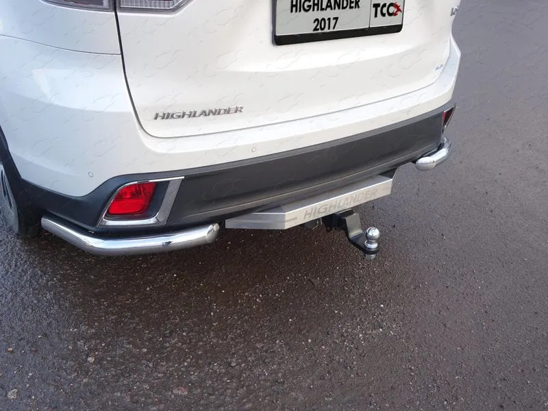 Фаркоп оцинкованный ТСС с накладкой из нерж. для Toyota Highlander XU50 (Mk.III) 2014-2020 нерж. шар Е фото 3