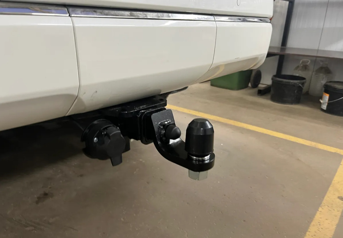 Фаркоп TowRus для Toyota Land Cruiser 300 (Mk.XII) 2021-/ Lexus LX J300 (Mk.IV) 2022-  шар E (система антистук) фото 2