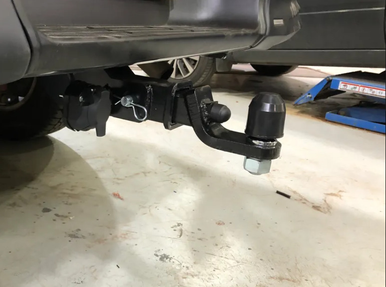 Фаркоп TowRus для Toyota Hilux AN120 (Mk.VIII) 2015- шар Е (система антистук) фото 6