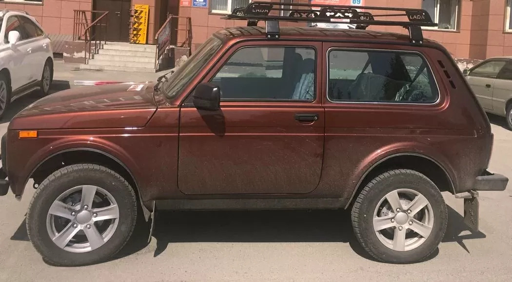 Багажник экспедиционный УНИКАР для ВАЗ 2121 с ограждением и сеткой на водостоки фото 3