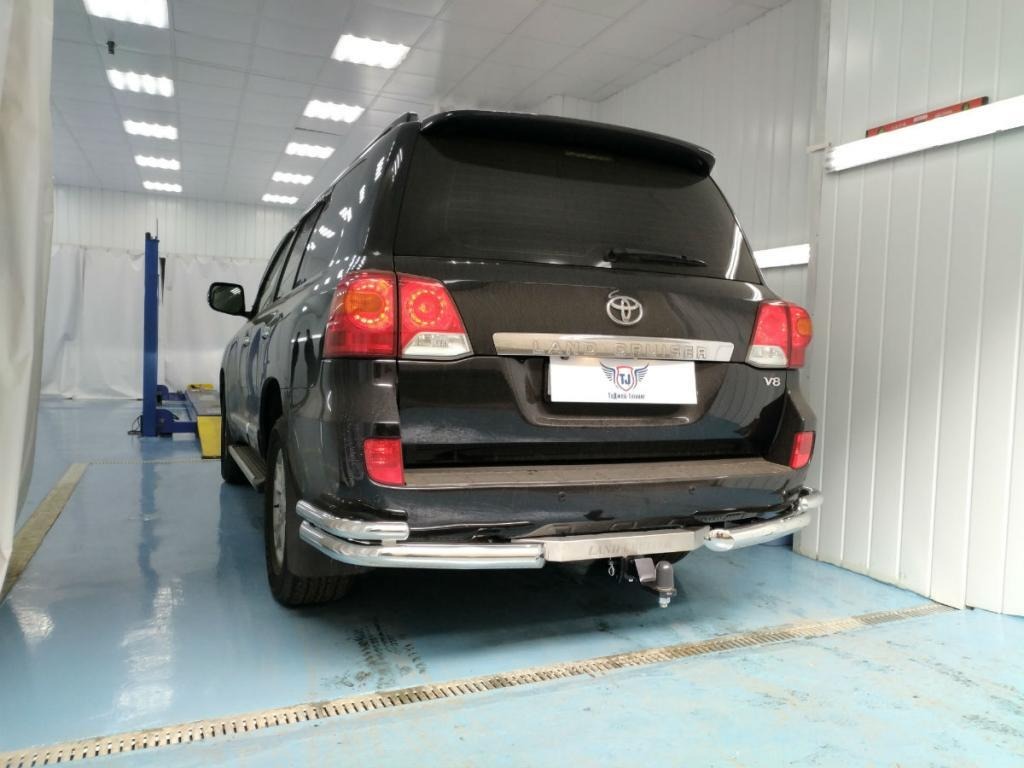 Фаркоп оцинкованный ТСС  с накладкой с надписью Land Cruiser для Toyota Land Cruiser J200 (Mk.XII) 2007-2021 шар Е фото 3
