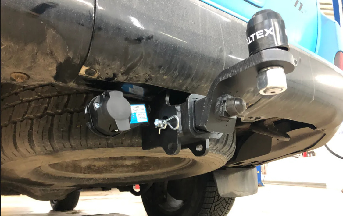 Фаркоп TowRus для Toyota Land Cruiser 200 (Mk.XI) 2007-2021/ Lexus LX (Mk. II, Mk.III) 2007-2022 шар Е (система антистук) фото 8