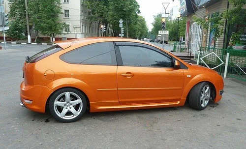 Дефлекторы Cobra Tuning для окон (передняя пара) Ford Focus II xэтчбек 3-дв. 2004-2011