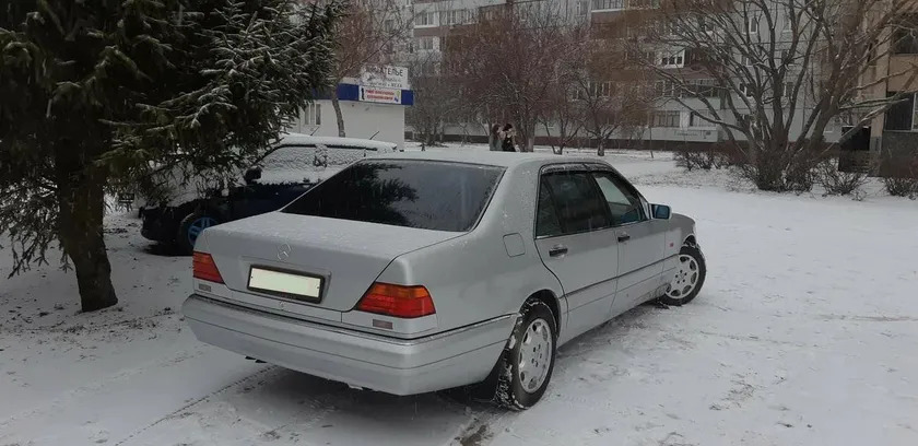 Дефлекторы Cobra Tuning для окон Mercedes-Benz S-Класс W140L седан 1991-1998 (длинный) фото 3