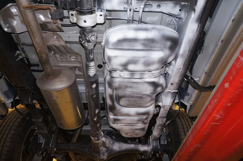 Защита алюминиевая АВС-Дизайн для топливного бака Toyota Hilux VII 2012-2015 фото 2