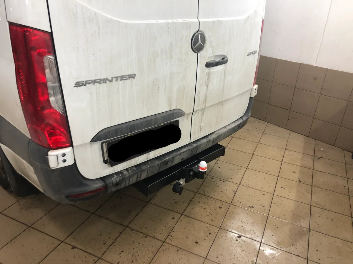 Фаркоп Трейлер для Mercedes Sprinter фургон 2006- без ступеньки  / Volkswagen Crafter фургон 2006-2017 (без ступеньки) Шар F фото 8