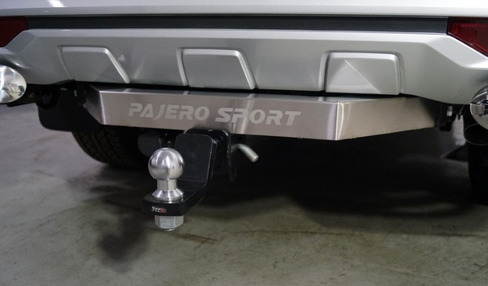 Фаркоп ТСС с накладкой с надписью Pajero Sport для Mitsubishi Pajero Sport (Mk.III rest) 2021- шар Е фото 5