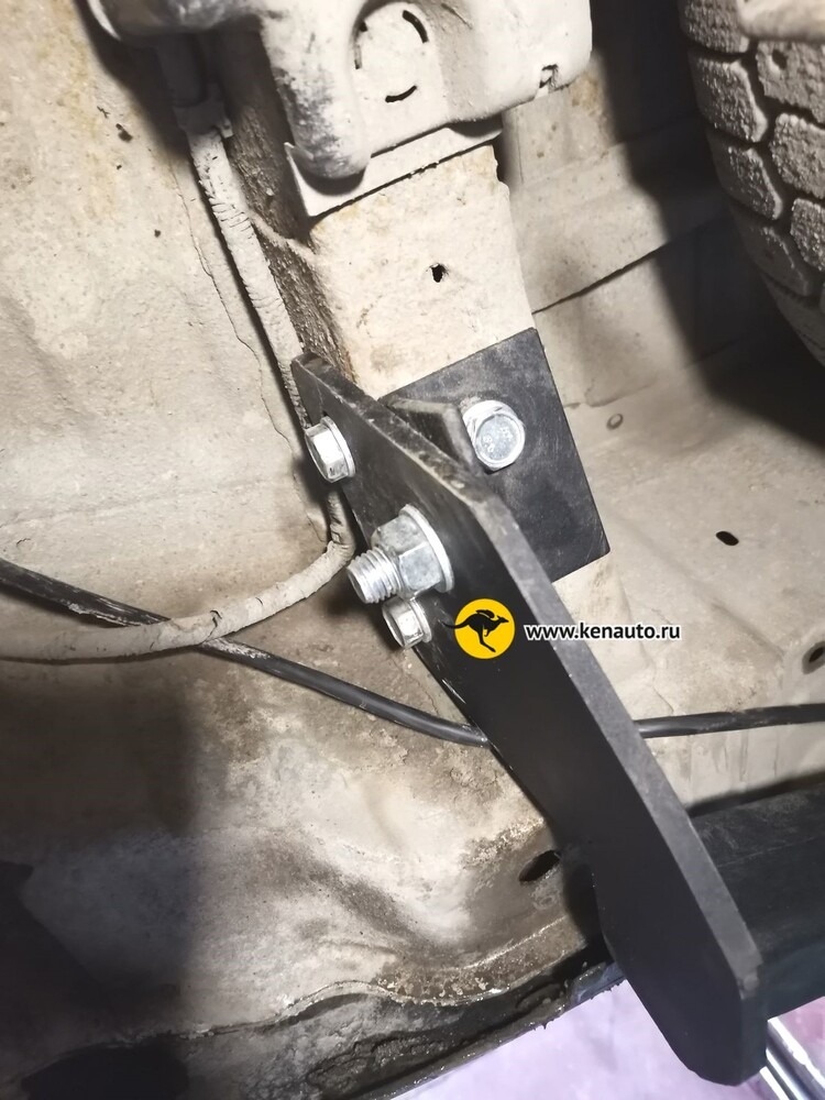 Быстросъёмный Фаркоп Halty для Toyota Lite Ace Noah (Mk.I) 1996-2001 / Toyota Town Ace Noah (Mk.V) 1996-2001 / Toyota Lite Ace (Mk.V) 1996-2007 / Toyota Town Ace 1996-2007 (Mk.III кроме Road Tourer) / Daihatsu Delta 1996-2001 Шар Е фото 9
