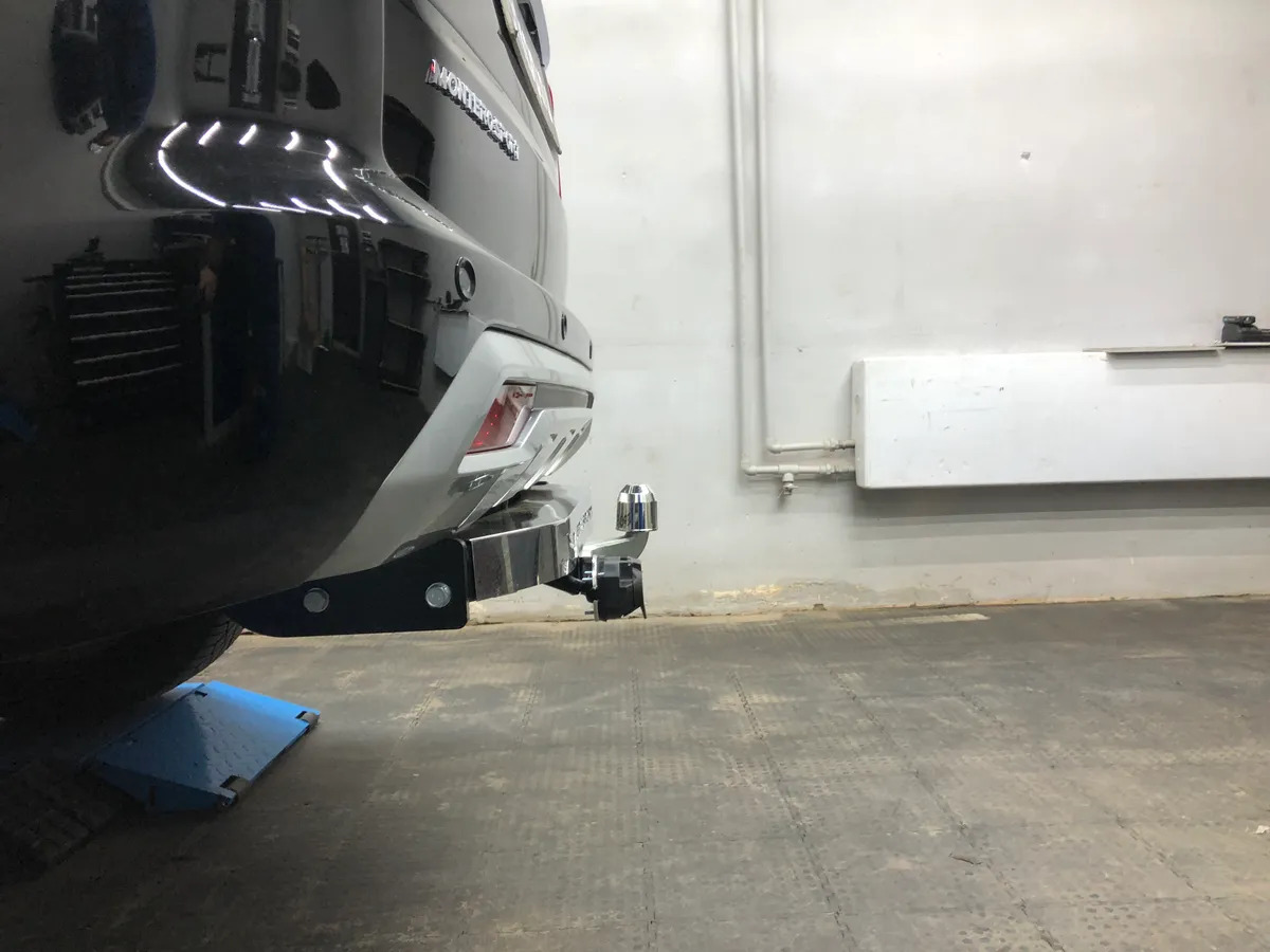 Оцинкованный фаркоп Baltex с накладкой из нержавеющей стали для Mitsubishi Pajero Sport 2021- Шар F фото 4