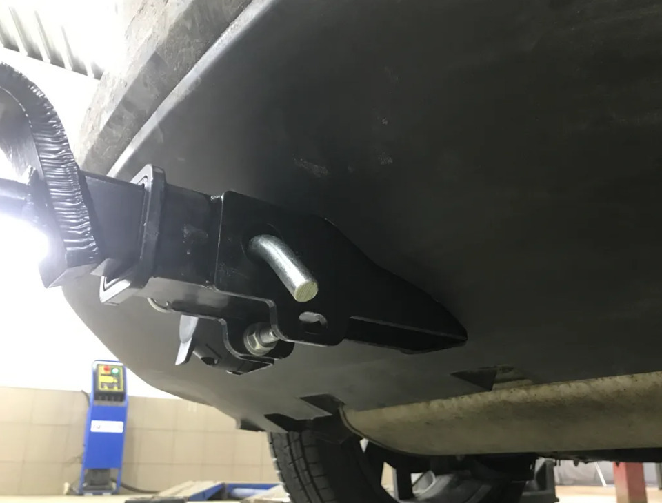 Фаркоп TowRus для FAW Bestune T77 (Mk.I) 2018- шар Е (система антистук) фото 5