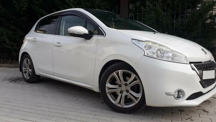 Дефлекторы Cobra Tuning для окон Peugeot 208 5-дв. 2012-2022