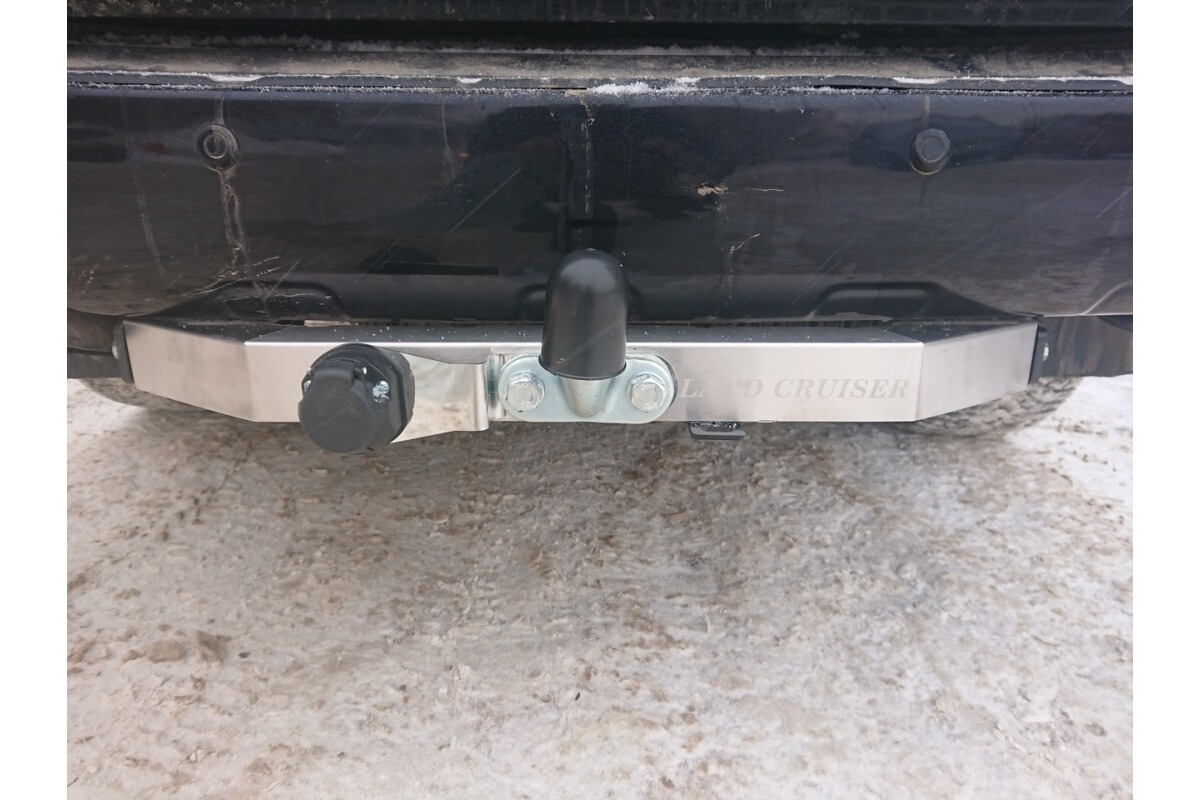 Фаркоп ТСС для Toyota Land Cruiser 200 (Mk.XI) 2007-2021 с накладкой из нержавеющей стали с надписью Land Cruiser Шар F фото 3