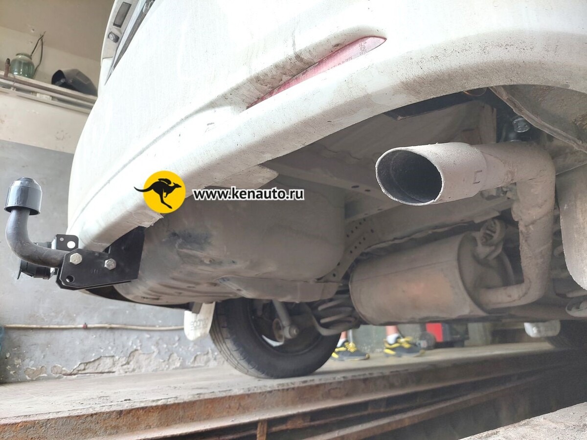 Фаркоп Halty для Toyota Ipsum ACM21, ACM26 (Mk.II) 2001-2009 / Toyota Avensis Verso (Mk.II) 2001-2009 Шар А фото 2