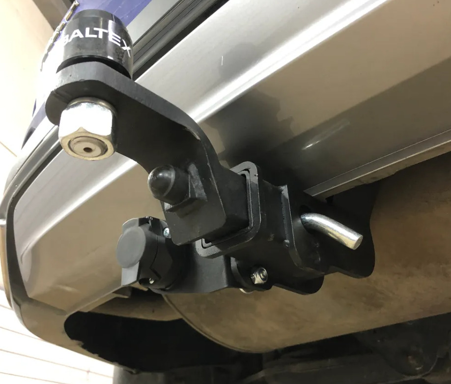 Фаркоп TowRus для Geely Tugella (Mk.I) 2020-2024/ Knewstar 001 (Mk.I) 2024- шар Е (система антистук) фото 6