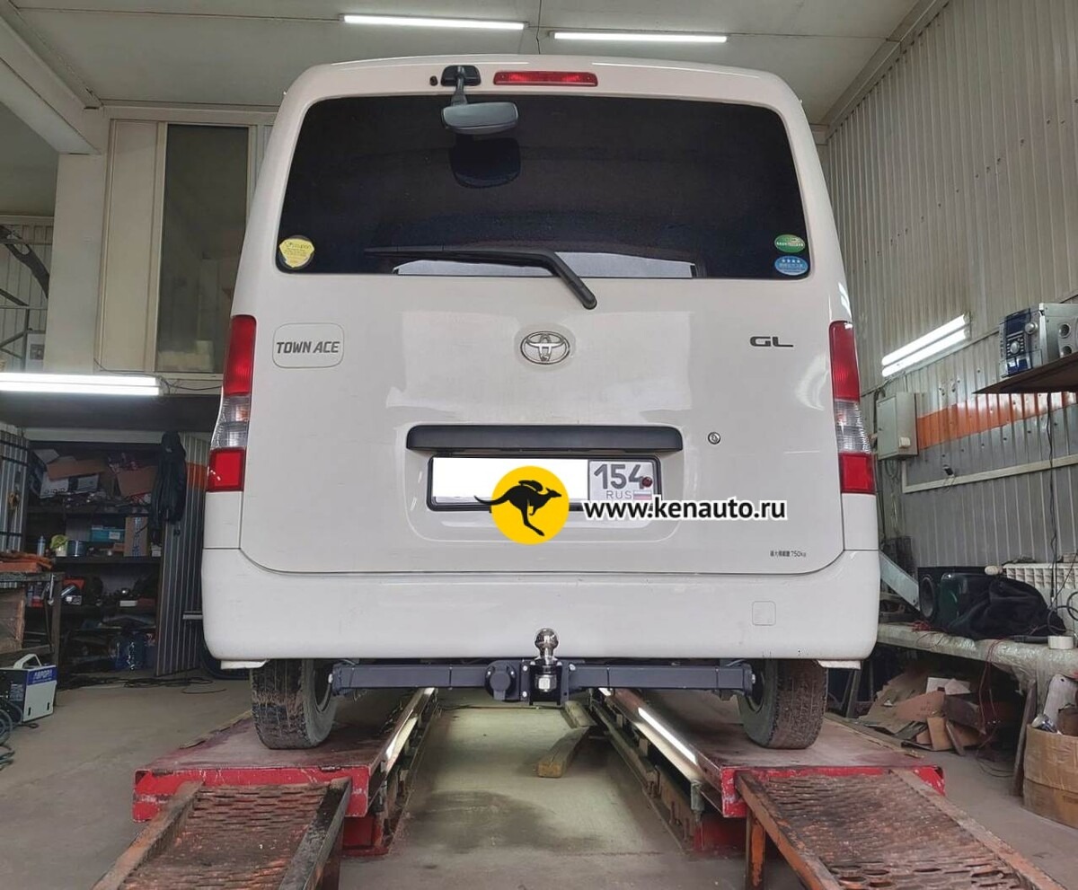 Фаркоп Halty для Toyota Lite Ace S400 2008-/ Toyota Town Ace S400 2008-/ Daihatsu Gran Max 2007-/ Mazda Bongo (Mk.V) 2020-