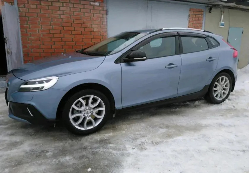 Дефлекторы Cobra Tuning для окон Volvo V40 Cross Country (D2-D4;T3-T5) 2012-2022