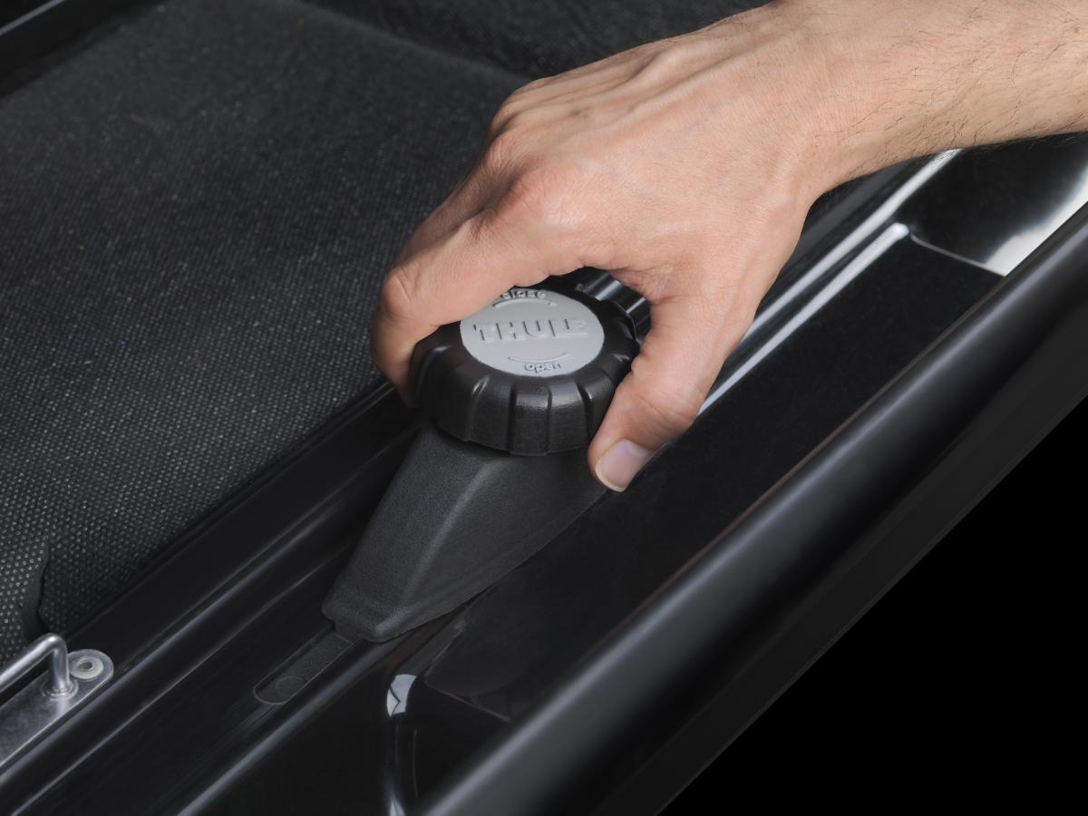 Бокс на крышу Thule Dynamic L 6129B фото 7