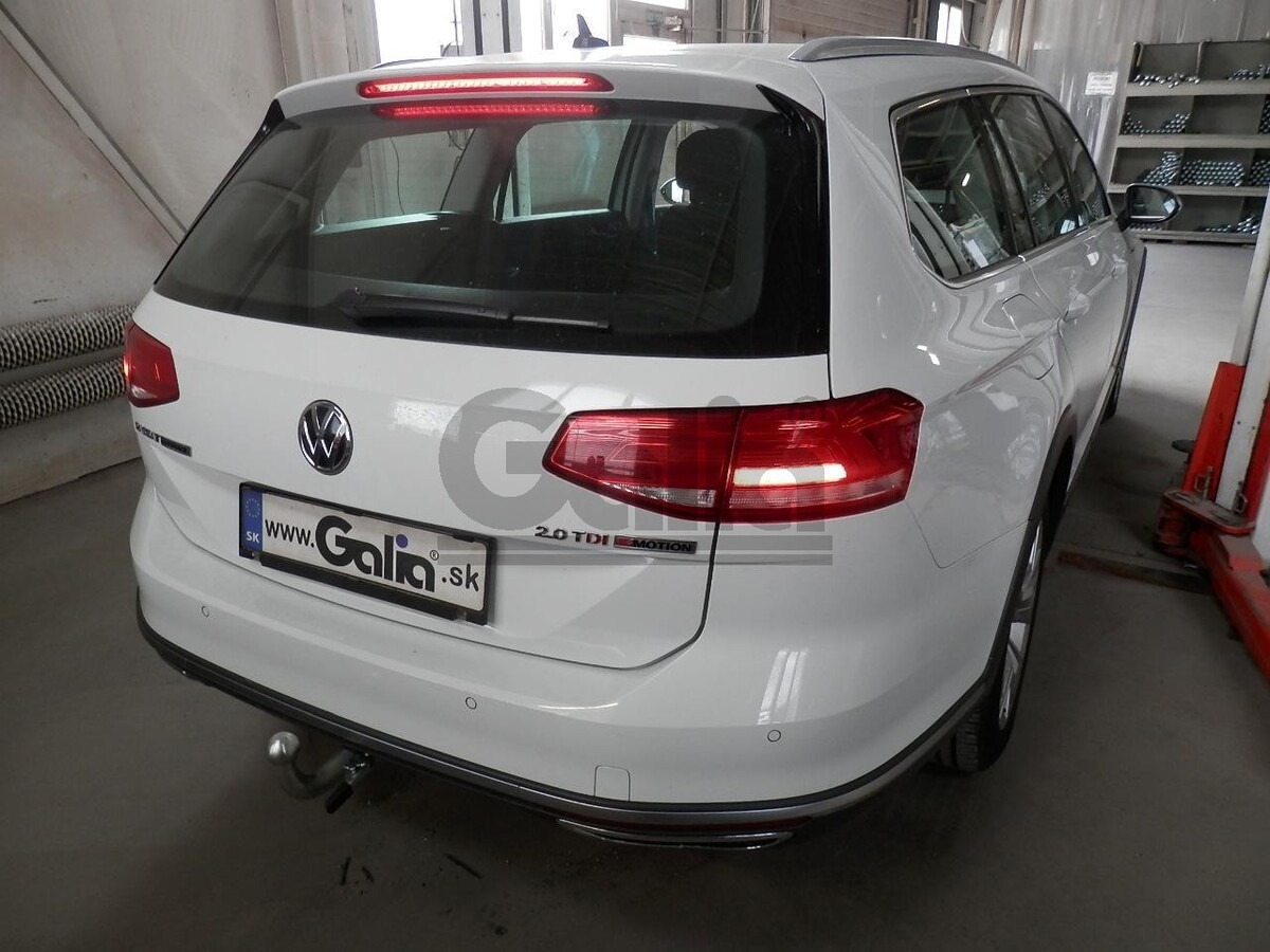 Быстросъёмный оцинкованный фаркоп GALIA для  Volkswagen Passat B8 (Mk.VIII седан/универсал 2014-2023, в т.ч. Alltrack B8 2015-20230  / Skoda Superb (Mk.III седан/универсал 2015-2024 Шар V фото 9