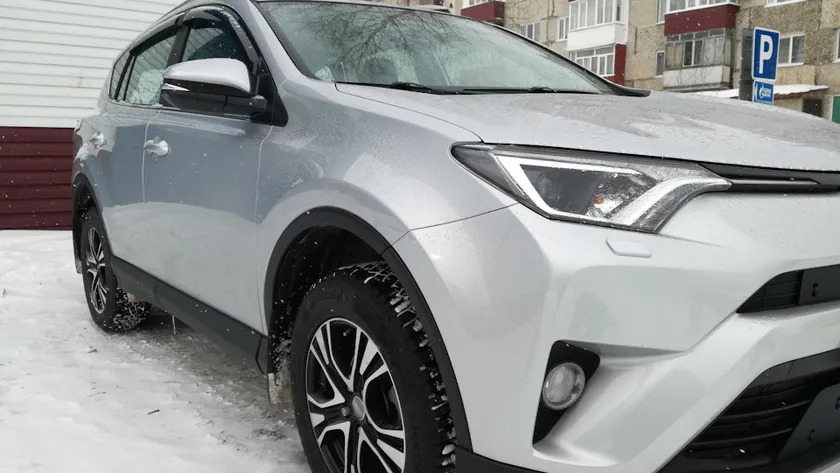 Дефлекторы SIM для окон с серебристой окантовкой Toyota RAV4 IV 2013-2018 фото 5