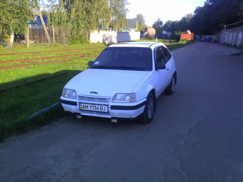 Дефлекторы Cobra Tuning для окон Opel Kadett E 3-дв. 1984-1994 фото 4