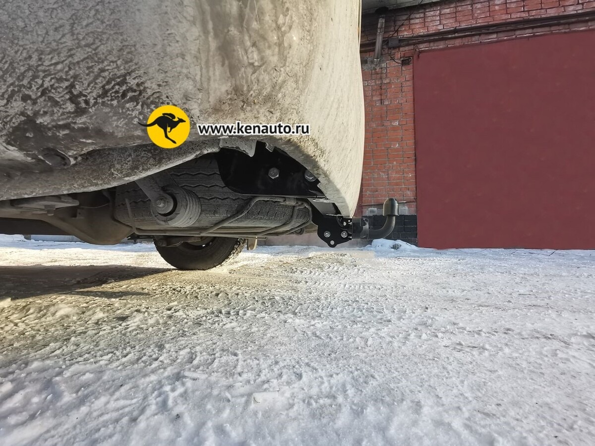 Фаркоп Halty для Toyota Hiace H200 (Mk.V) 2004-2017 / Toyota Regius Ace (широкий кузов левый и правый руль) 2005-2020 Шар А фото 9