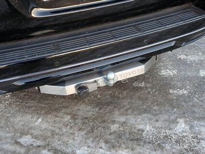 Фаркоп ТСС Фаркоп Toyota Land Cruiser 200 (Mk.XI) 2007-2021 с накладкой из нержавеющей стали с надписью Toyota Шар F фото 2