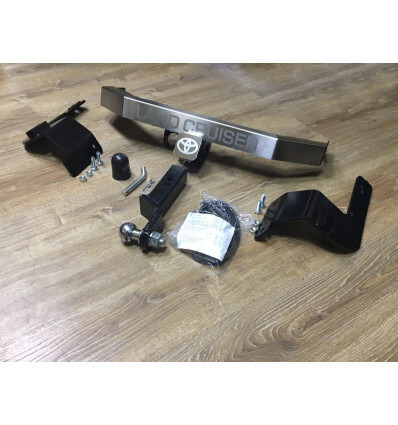 Фаркоп ТСС с накладкой с надписью Land Cruiser для Toyota Land Cruiser 200 Executive/Executive Lounge 2016-2021, Toyota Land Cruiser 200 TRD 2019-2021 шар Е фото 2