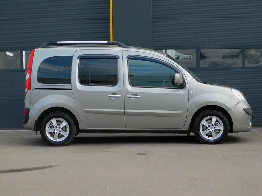 Дефлекторы V-Star для окон Renault Kangoo II 5-дв. 2008-2013 фото 3