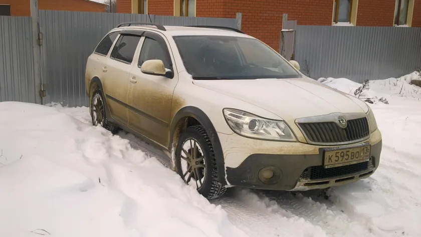 Дефлекторы Cobra Tuning для окон Skoda Octavia A5 универсал (вкл. Octavia A5 Scout) 2004-2013 фото 4