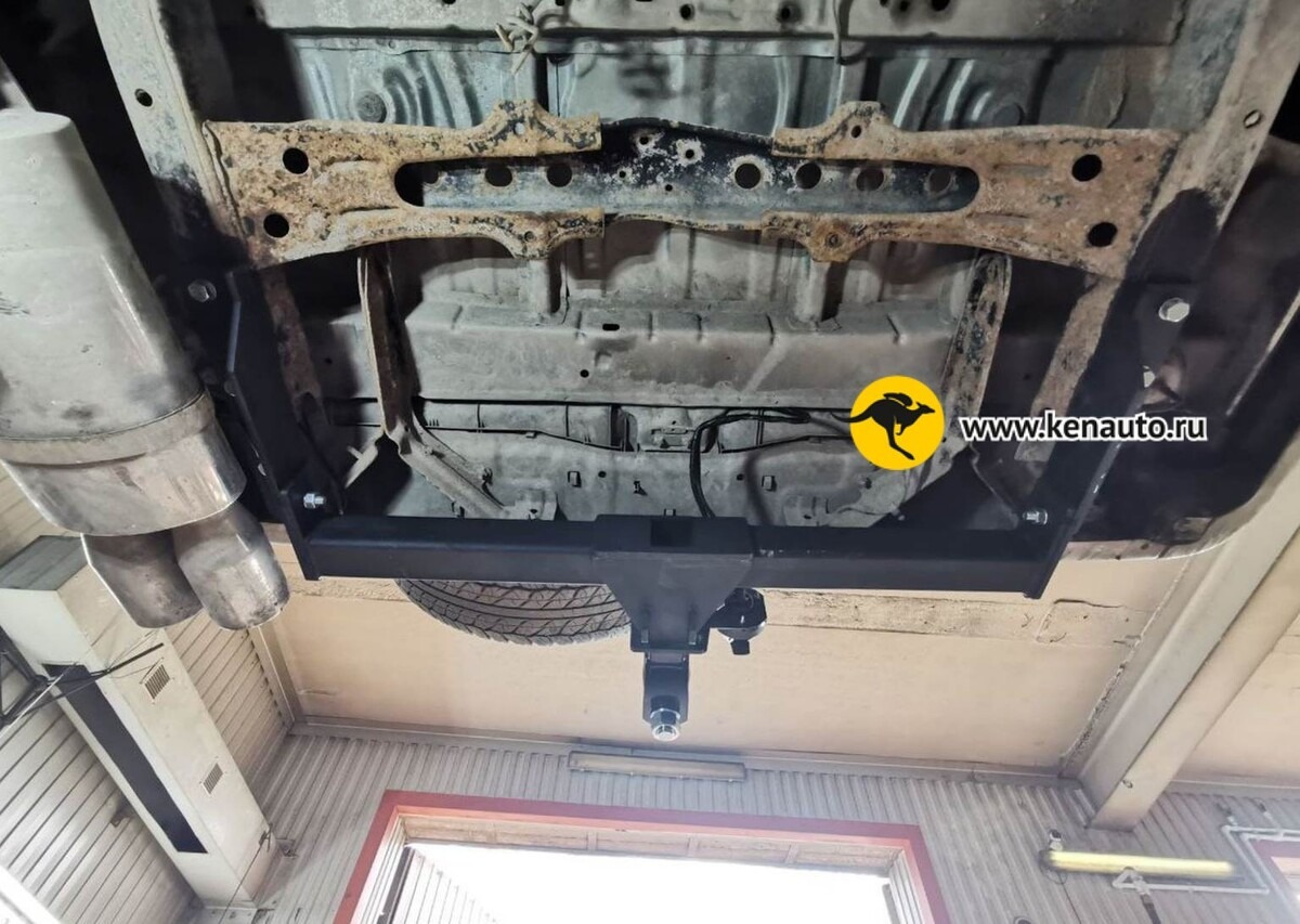 Фаркоп Halty для Toyota Land Cruiser Prado 90, 95 (Mk.II) 1996-2002/ Toyota Hilux Surf 180 (Mk.III) 1997-2002/ Toyota 4Runner 180 (Mk.III) 1995-2002 шар Е фото 6